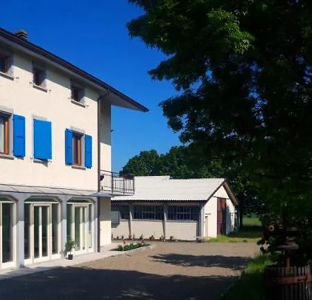 Des Artistes Bed & Breakfast 3*
